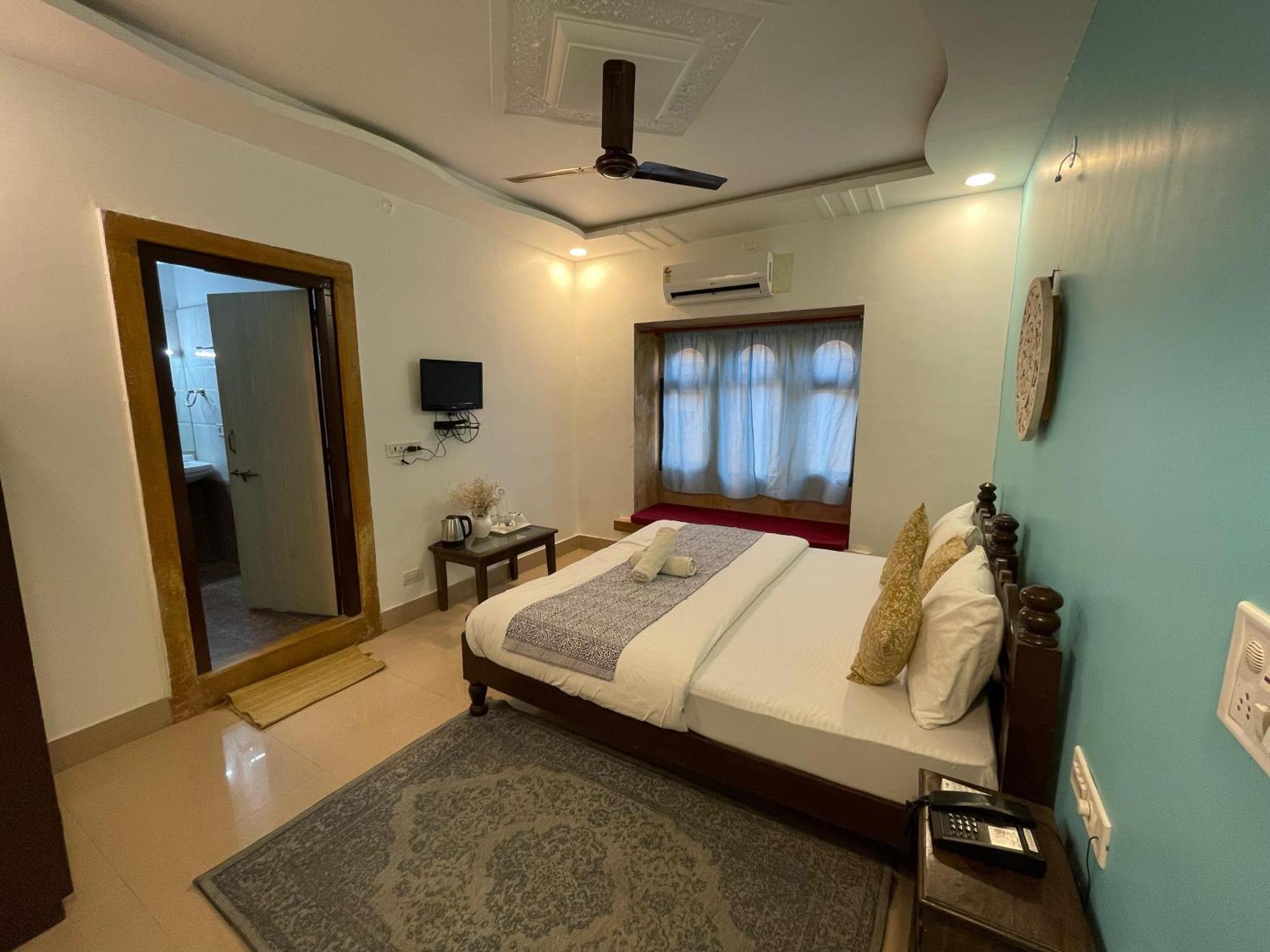 Hotel Meerana Jaisalmer Bagian luar foto