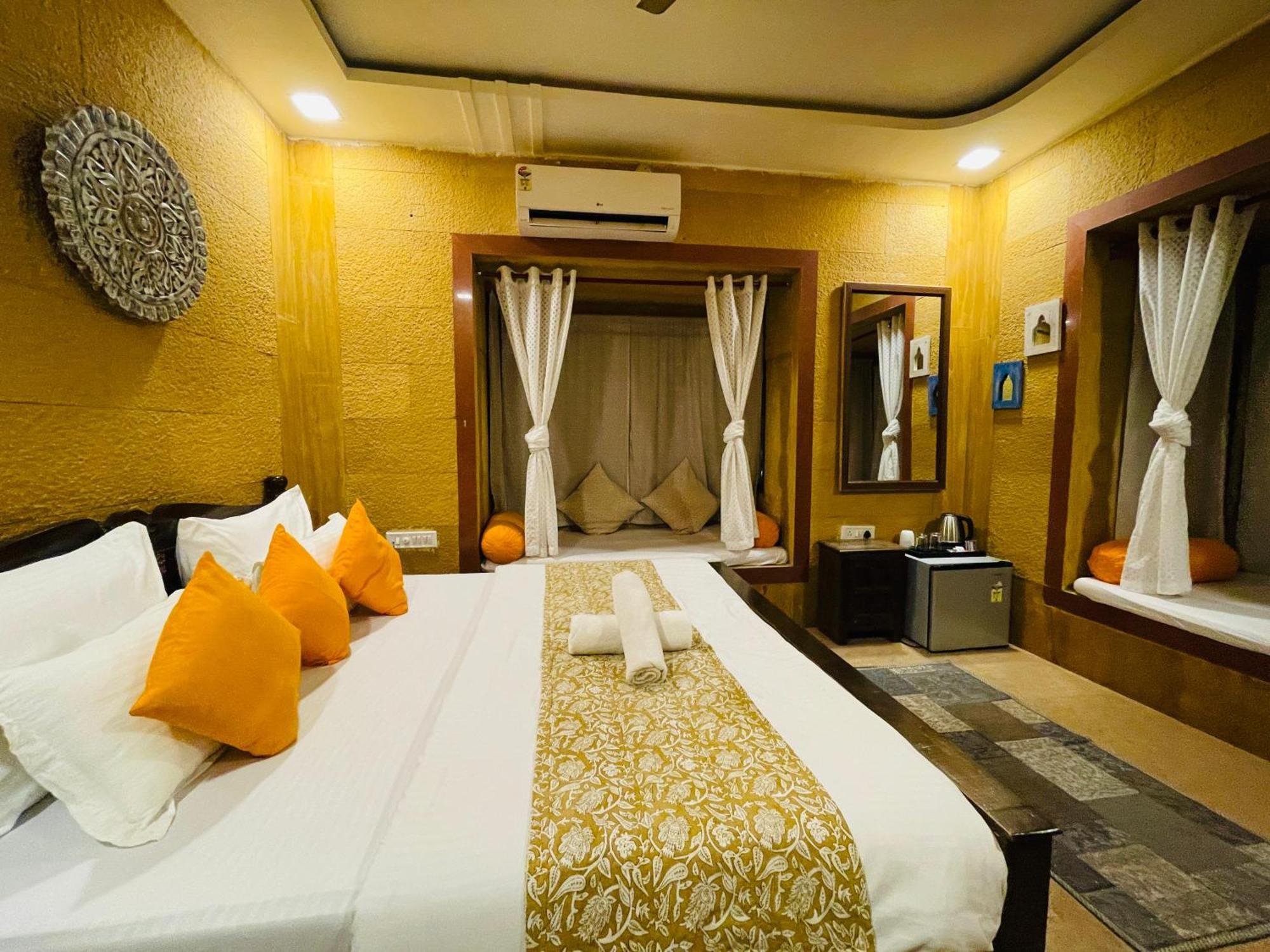 Hotel Meerana Jaisalmer Bagian luar foto