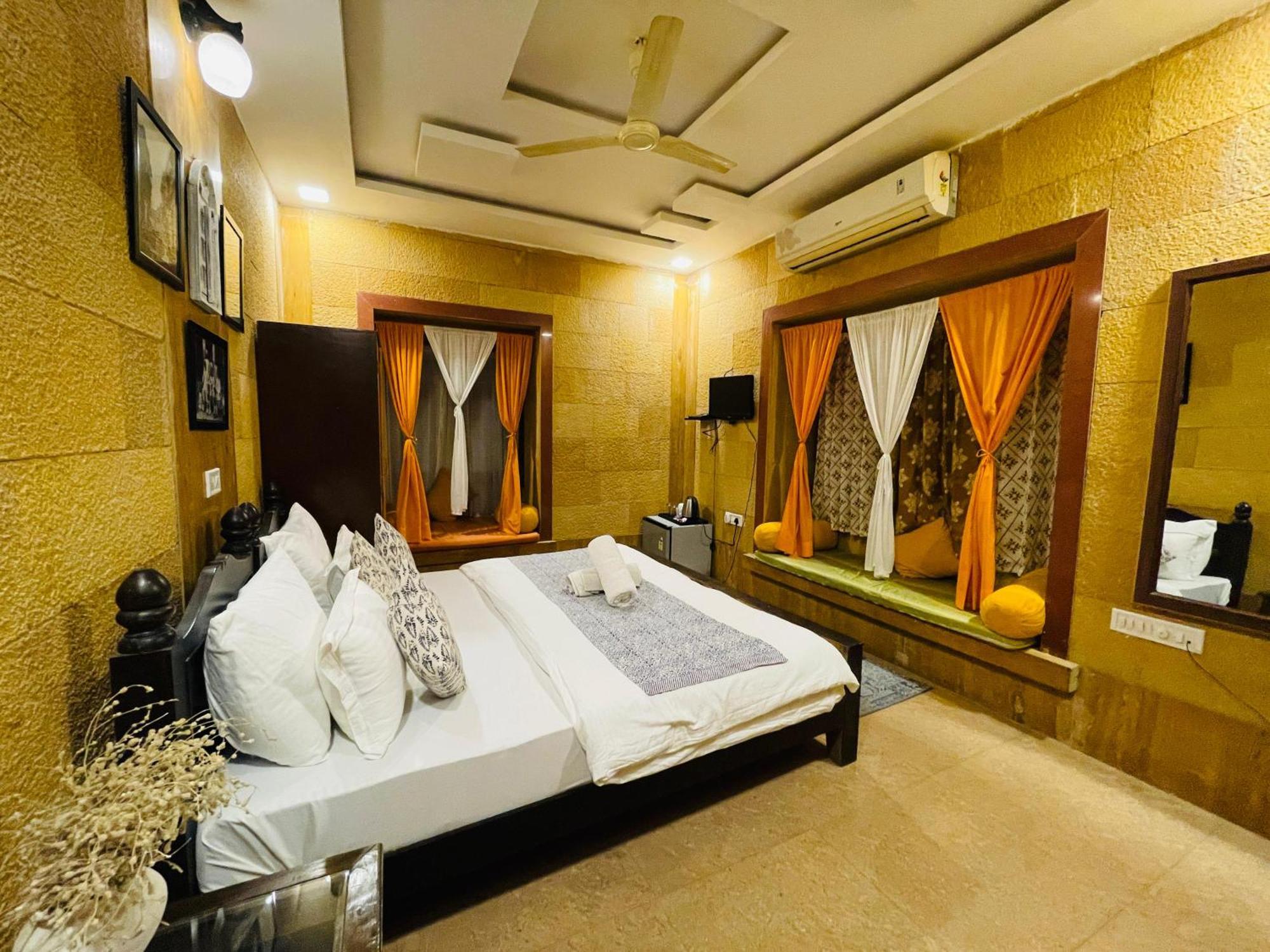 Hotel Meerana Jaisalmer Bagian luar foto