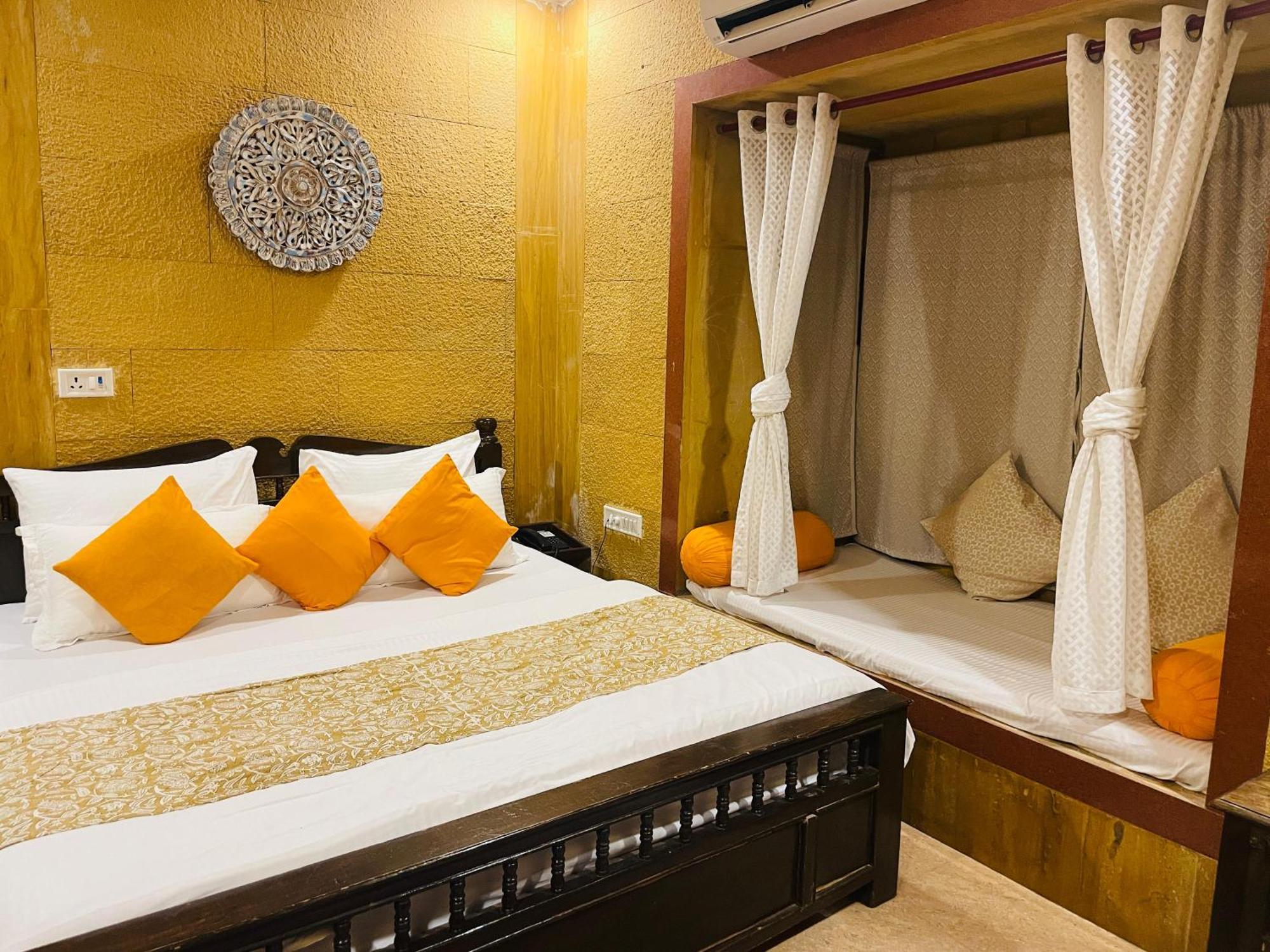 Hotel Meerana Jaisalmer Bagian luar foto